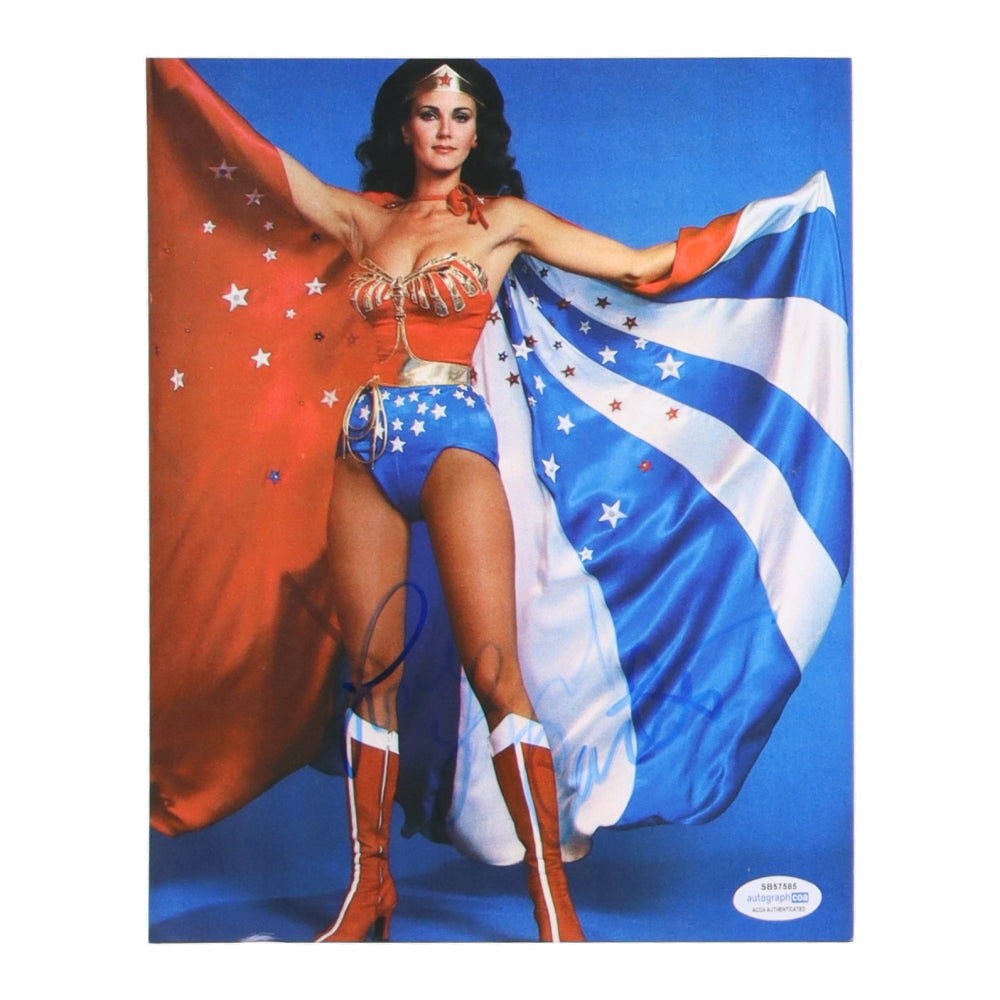 Lynda Carter Signed "Wonder Woman" 8x10 DC